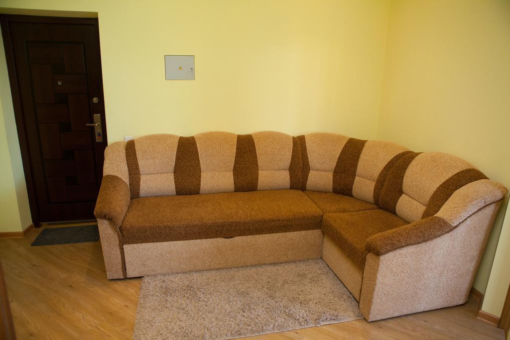 Apartment In 2 Min From Poznyaky Metro Station 基輔 外观 照片